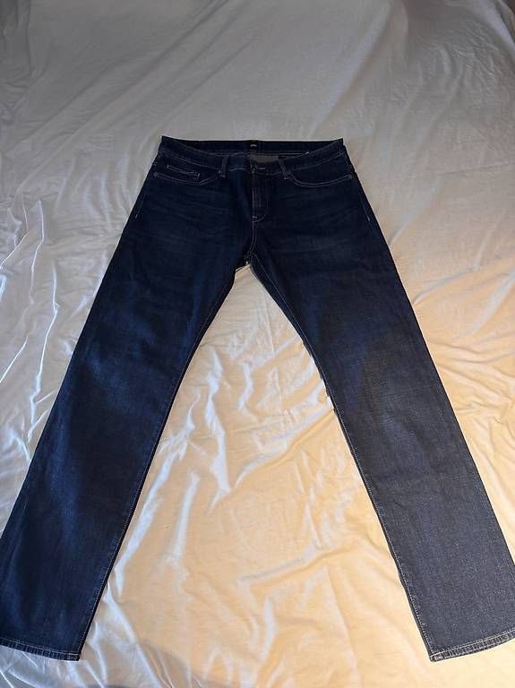 Jeans: Blaue Jeans Boss – Usato da Regensdorf venduto da Jazmyn307