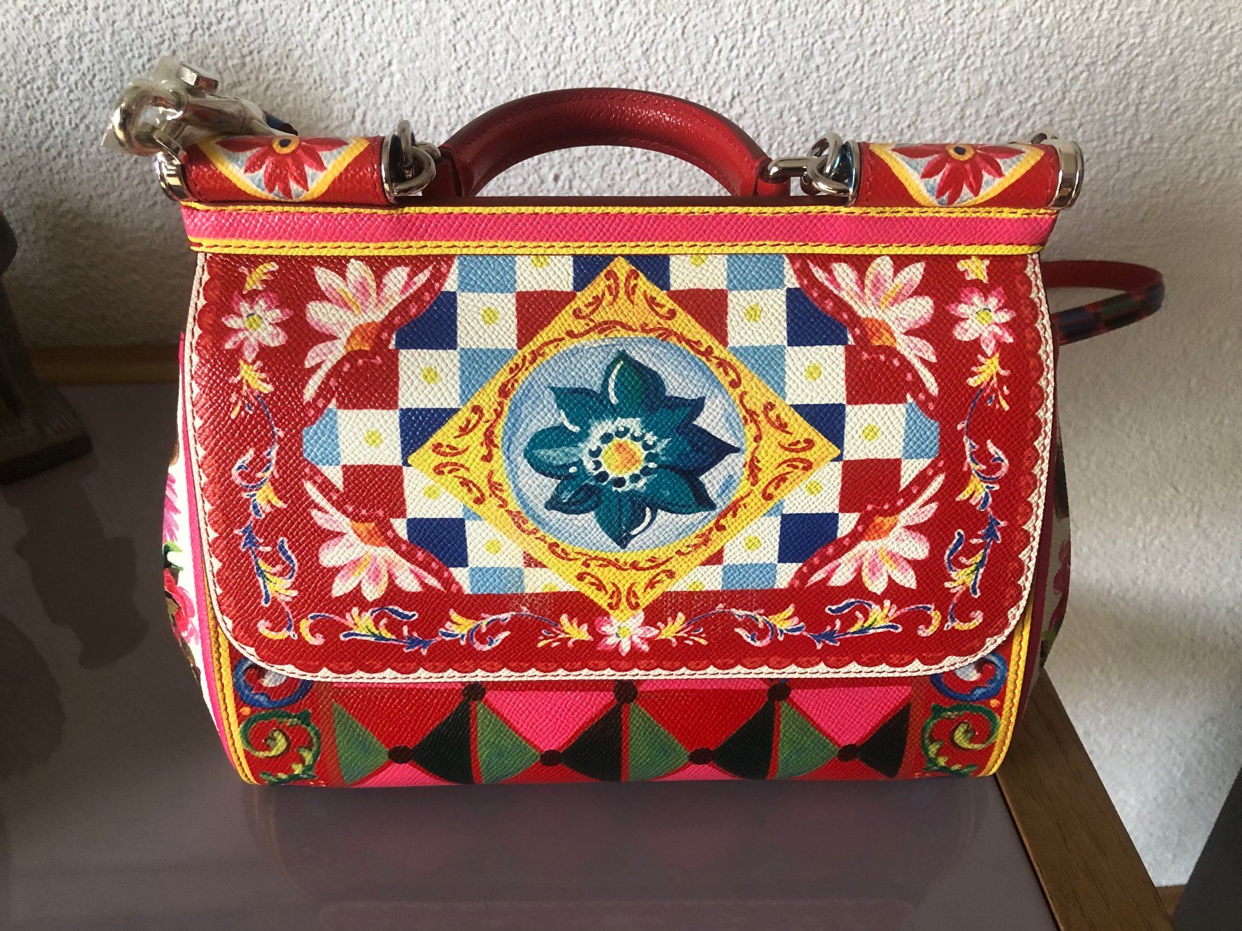 Dolce & Gabbana Taschen für Damen: Dolce Gabbana Sicily handtasche – Neu (gemäss Beschreibung) aus Bremgarten b. Bern von elibalm