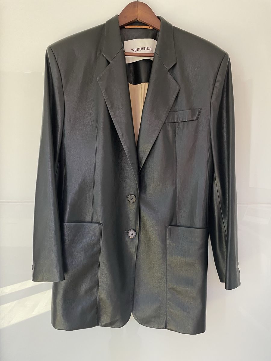 Nanushka Giacche: Nanushka oversized leather blazer black – Usato da Basel venduto da ana_6yp9