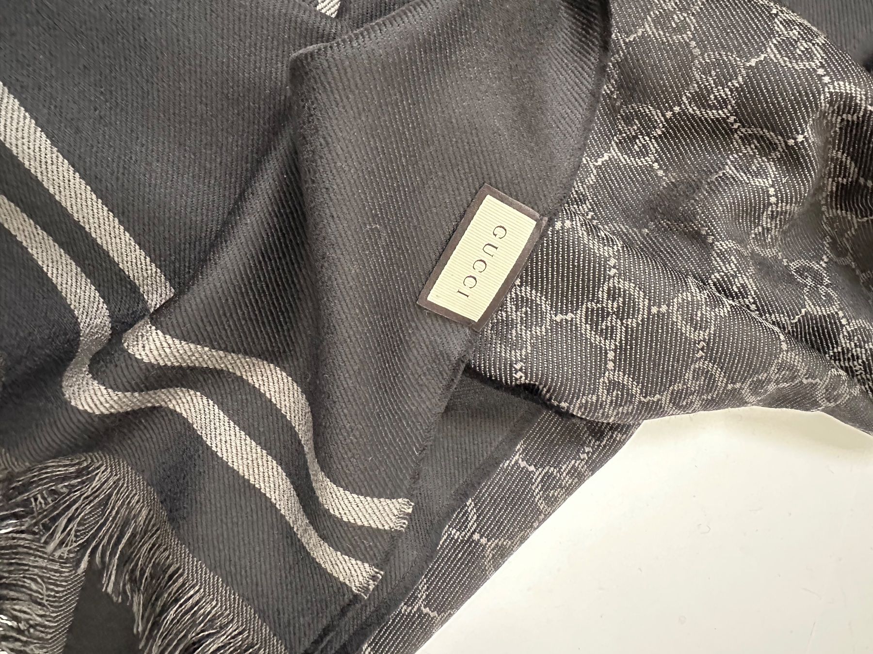 Gucci Sciarpe: Gucci sciarpa – Nuovo (secondo la descrizione) da Pregassona venduto da Reluxuryspace 4