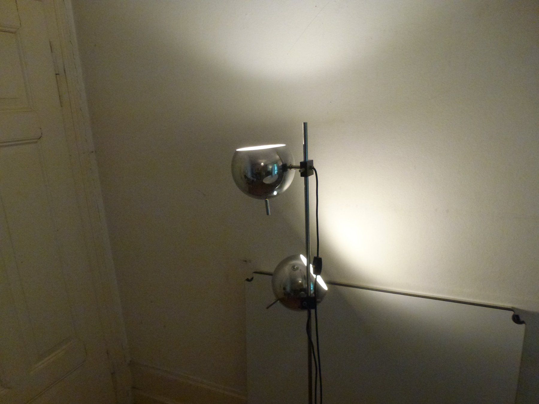 Lampade: Vintage Stehlampe mit Chromkugeln – Usato da Zürich venduto da Luftibus01 8