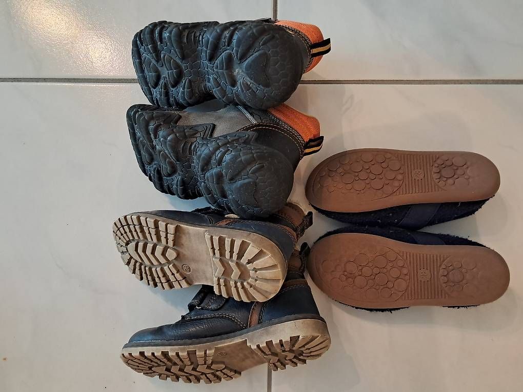Schuhe für Jungen: Schuhpaket Herbst-Winter Gr. 28 – Gebraucht aus Belp von Verk976 2
