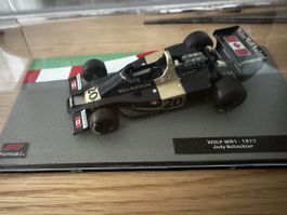Formel 1 1:43 Fahrzeug inkl. Plexiglas Vitrine ab 19.-