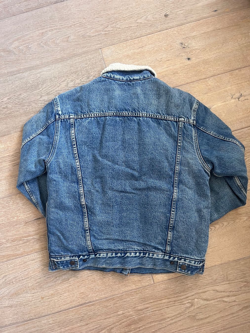 Levi's Jacken: Levis gefütterte Jeansjacke – Gebraucht aus Wettingen von emi_8ql9 1