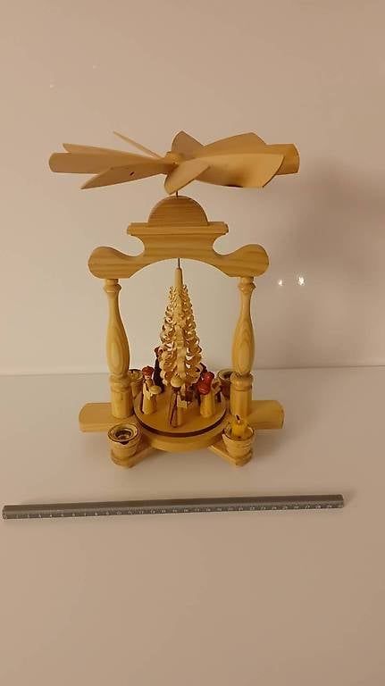 Alle Dekorationen: Pyramide Christi Geburt Von Müller – Gebraucht aus Thônex von dcas-1226