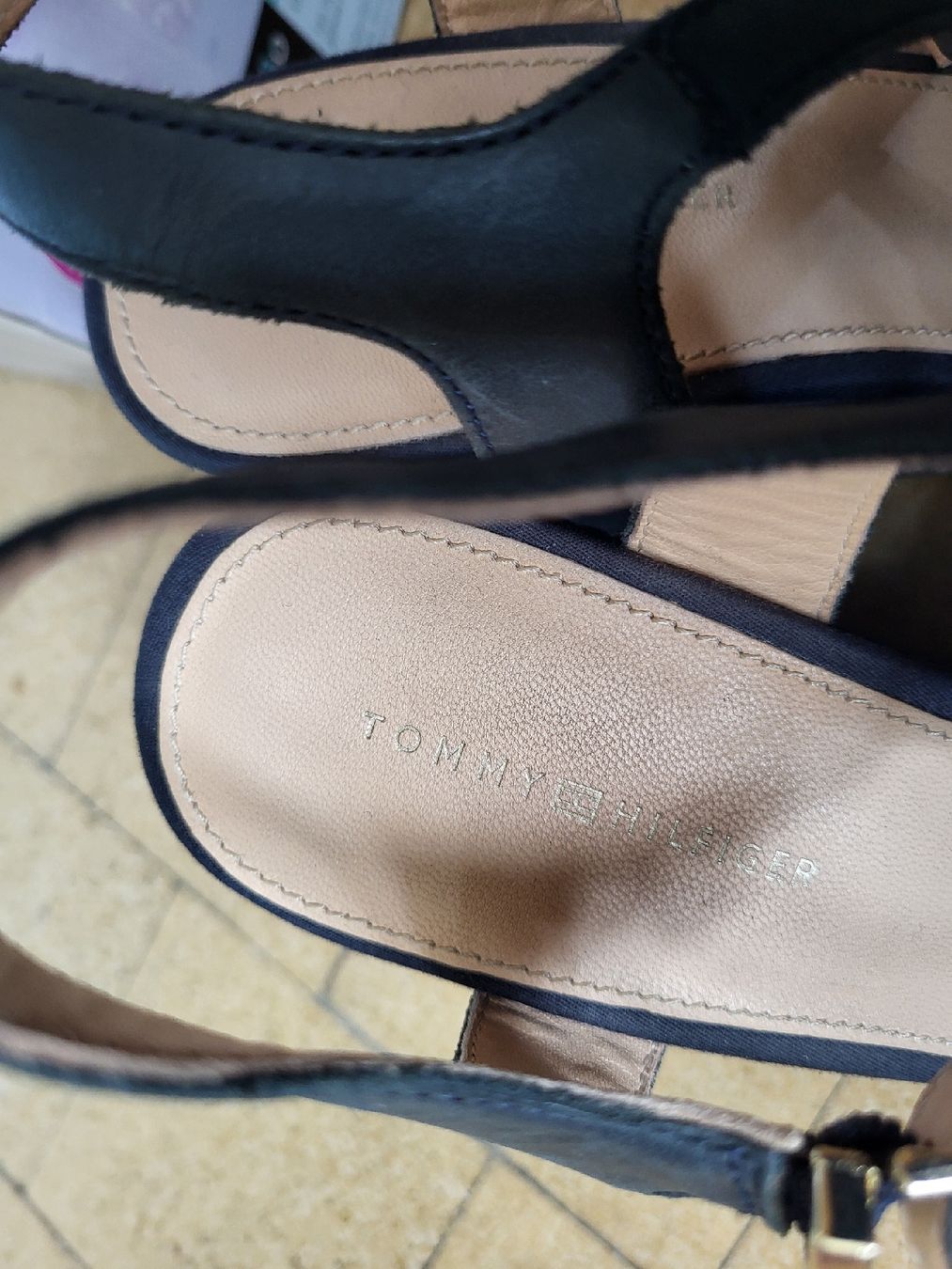 Tommy Hilfiger Scarpe da donna: Tommy Hilfiger Wedges – Usato da Zweisimmen venduto da Adorable 5