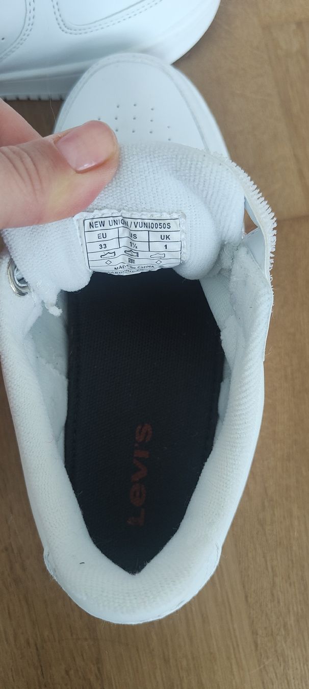 Levi's Chaussures garçon: LEVI'S sneakers, size 33 – Neuf (Voir description) à Oberbuchsiten par DianaLup 3