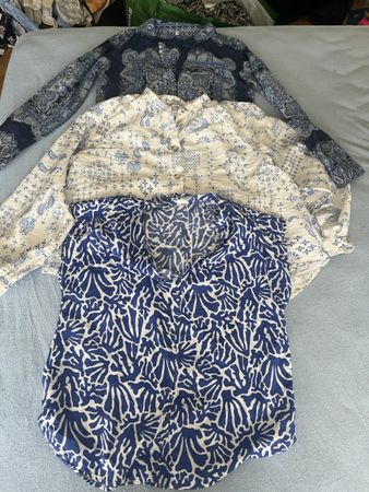 3 Blusen mit Muster Damen gute Zustand