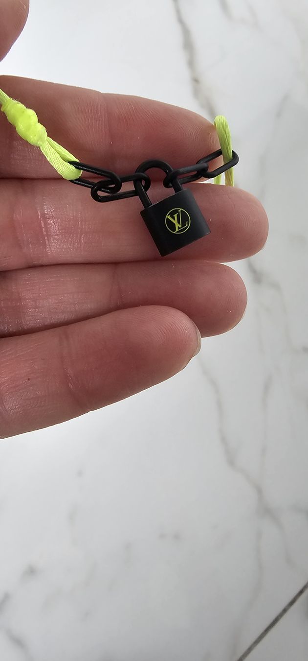 Armbänder & -reifen: Louis Vuitton cadenas titane – Neu (gemäss Beschreibung) aus Bernex von Chichi2000 4