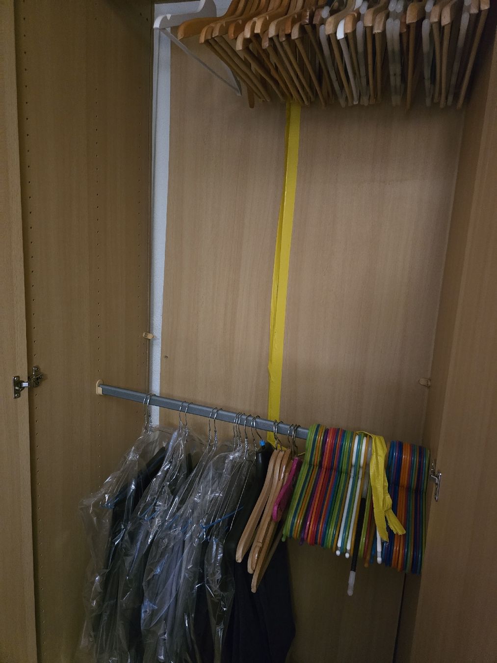 Armadi: Kleiderschrank – Usato da Winterthur venduto da Peykk 2