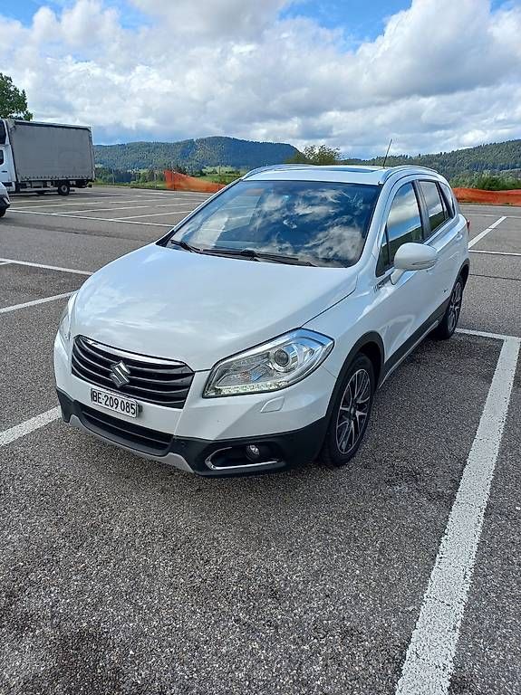 Suzuki Automobili: Sehr guter Zustand – Usato da Sonceboz-Sombeval venduto da Kouadio