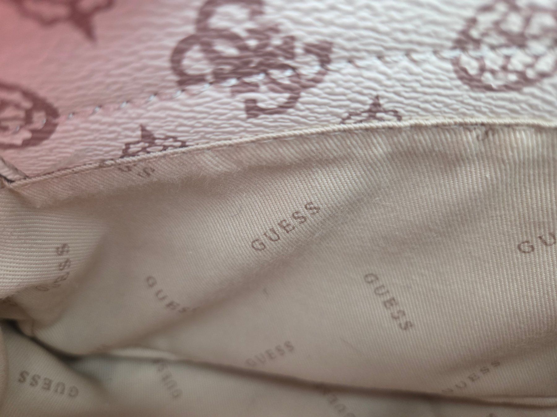Guess Borse da donna: Umhängetasche von GUESS – Usato da Oberrieden venduto da Smart570 7