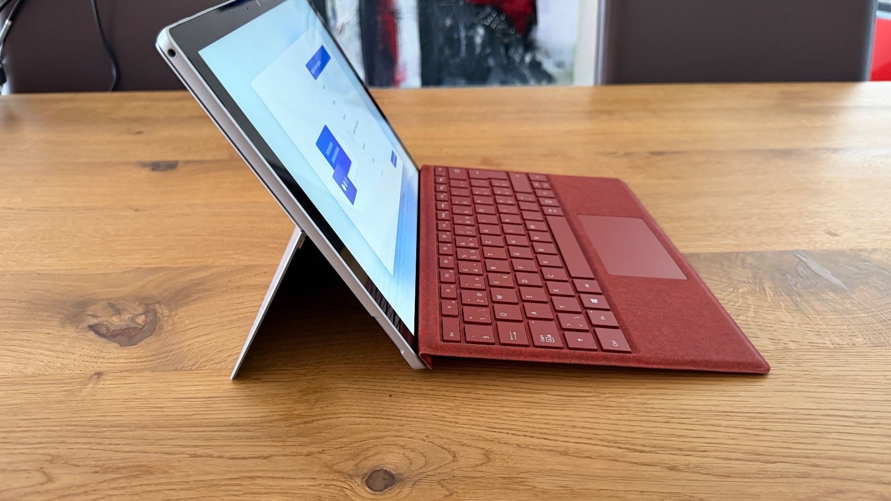 Microsoft Notebooks: Microsoft Surface Pro 7 | Rot | Inkl. Type Cover & Stift – Gebraucht aus Uster von Schmidtbande 3