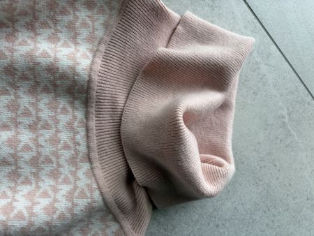 Neuer Poncho Michael Kors rosa weiss