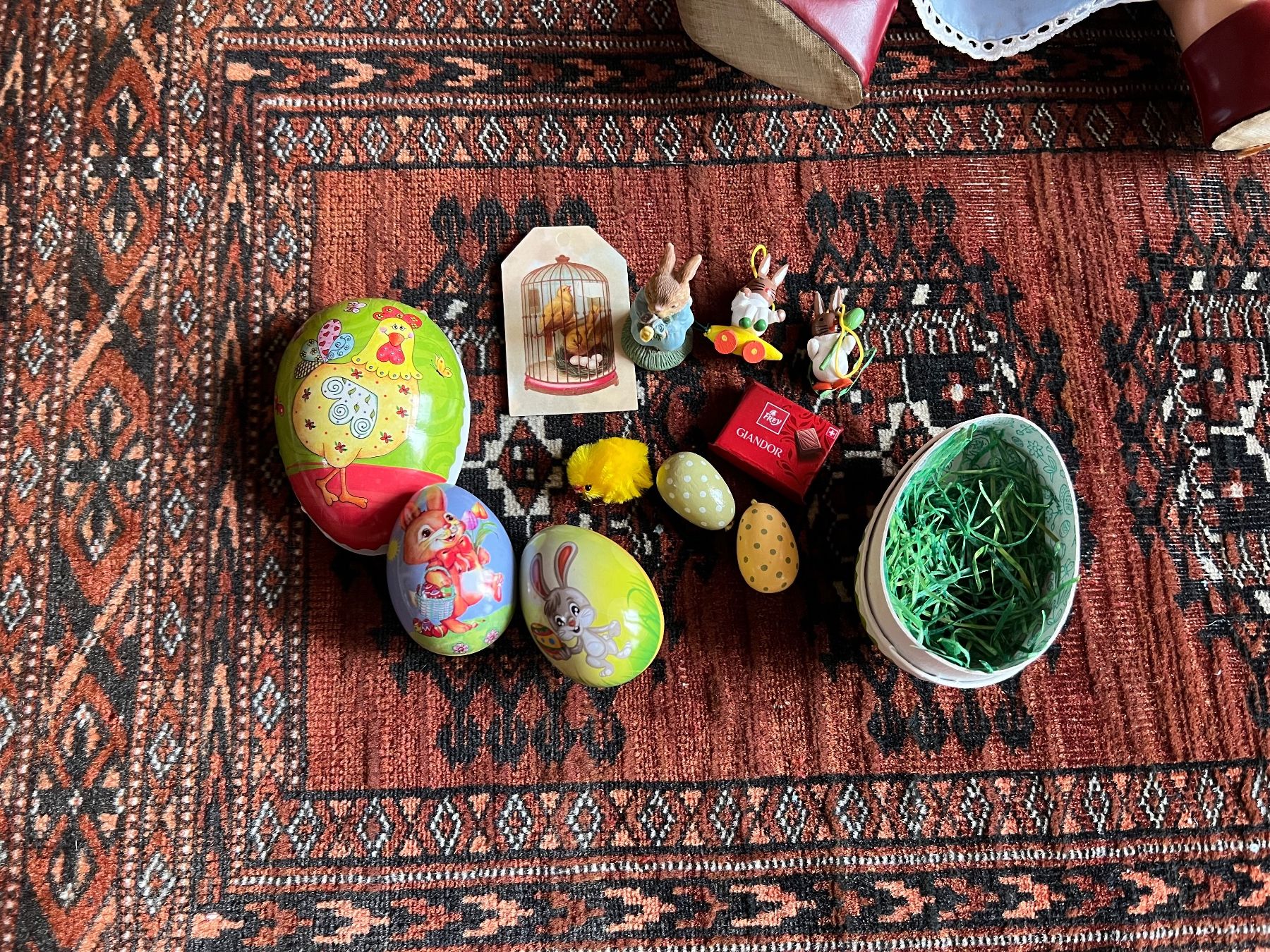 Jouets: Süsses Osterei gefüllt – D'occasion à Arboldswil par CJDA 2