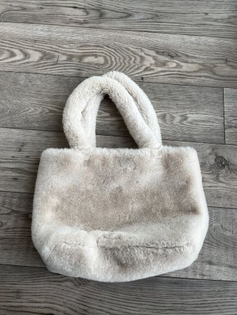 Sac en fausse fourrure crème,  tout doux pour l'automne✨