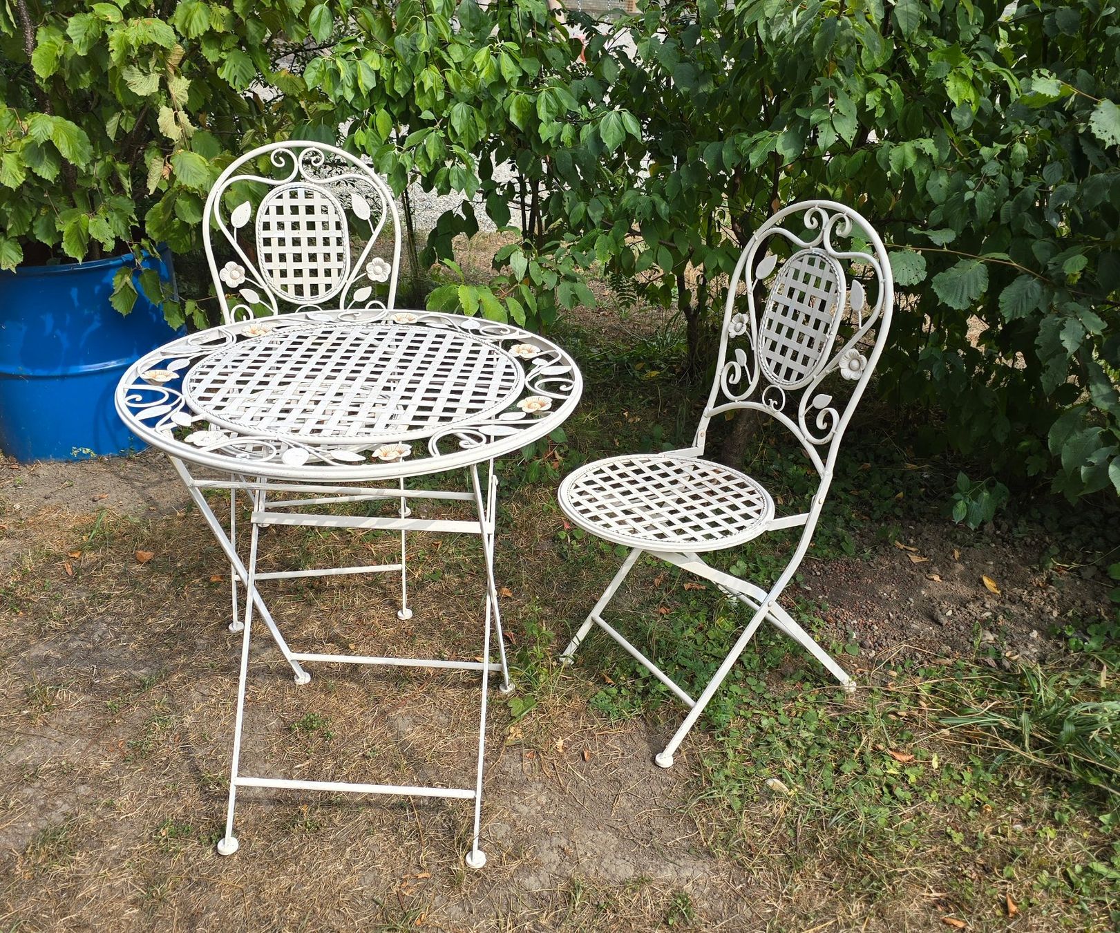 Tische: Romantischer Vintage- Gartentisch mit 2 passenden Stühle – Gebraucht aus Burgdorf von nisut 1
