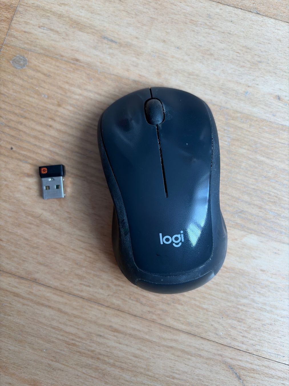 Logitech Mouse: Logitech M310 Wireless Mouse - Funktioniert einwandfrei! – Usato da Attelwil venduto da Canelle67