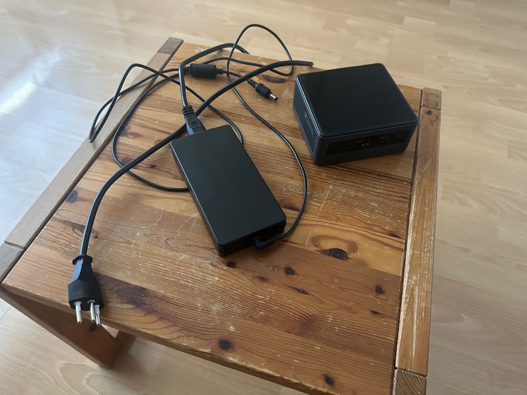 Intel PCs: Intel NUC NUC10i7FNH mit RAM und M2 SSD – Gebraucht aus Gwatt (Thun) von  3