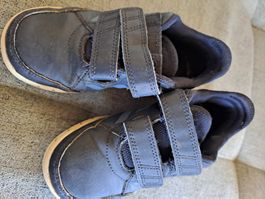 Adidas Schuhe Gr. 29, Klettverschluss