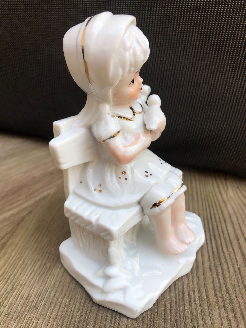 Figuren: petite fille avec oiseaux – Gebraucht aus Bernex von joe_6dn9 1
