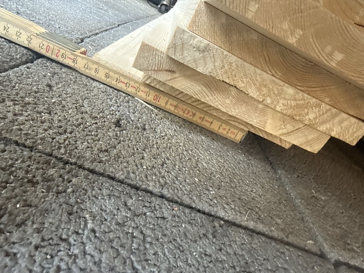Articoli in legno: Holzbretter 10 stk – Usato da Langnau i. E. venduto da Acrjl 1