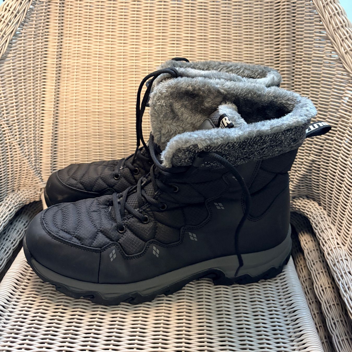 Scarpe da uomo: Bizza Winterstiefel Schwarz Grösse 47.5 – Usato da Fahrweid venduto da Antonio_Dantas 1