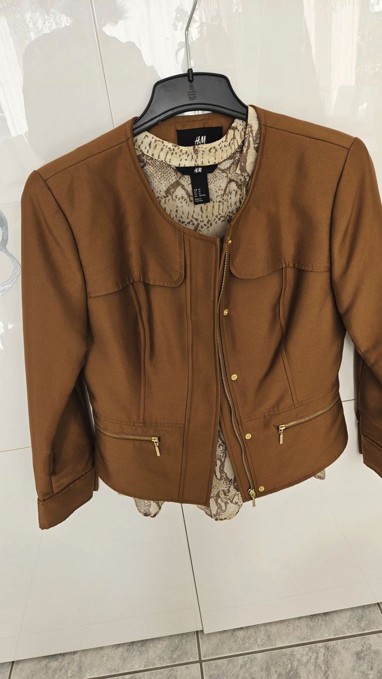 H&M Giacche: Blazer Jacke Gr. 40 mit Bluse Schlangenprint Cognac Braun – Usato da Gossau ZH venduto da fashiontwo 9