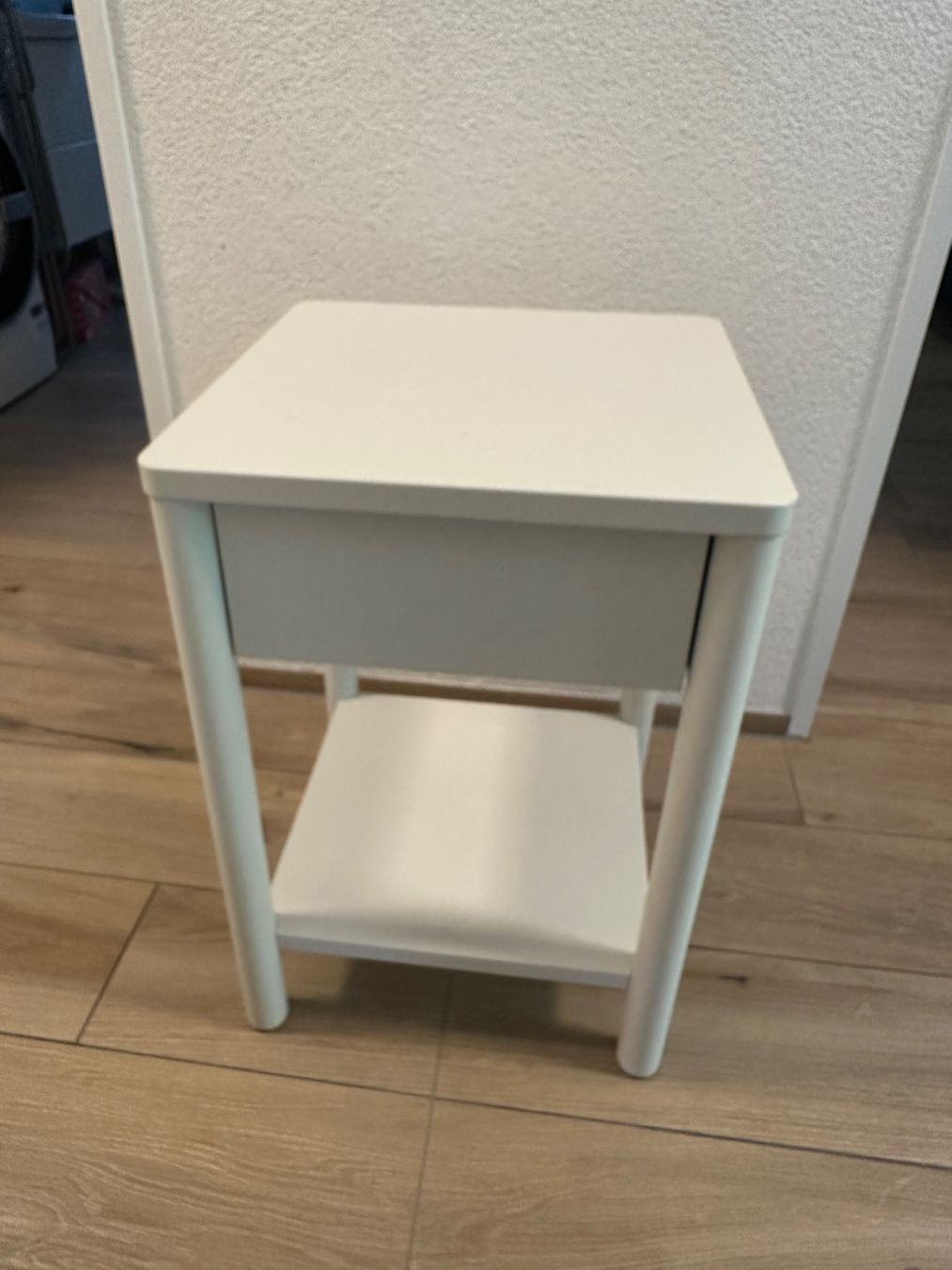 Ikea Tables de nuit: Nachttisch "Tonstad" weiss IKEA – D'occasion à Niedergösgen par rob_xv8b 1