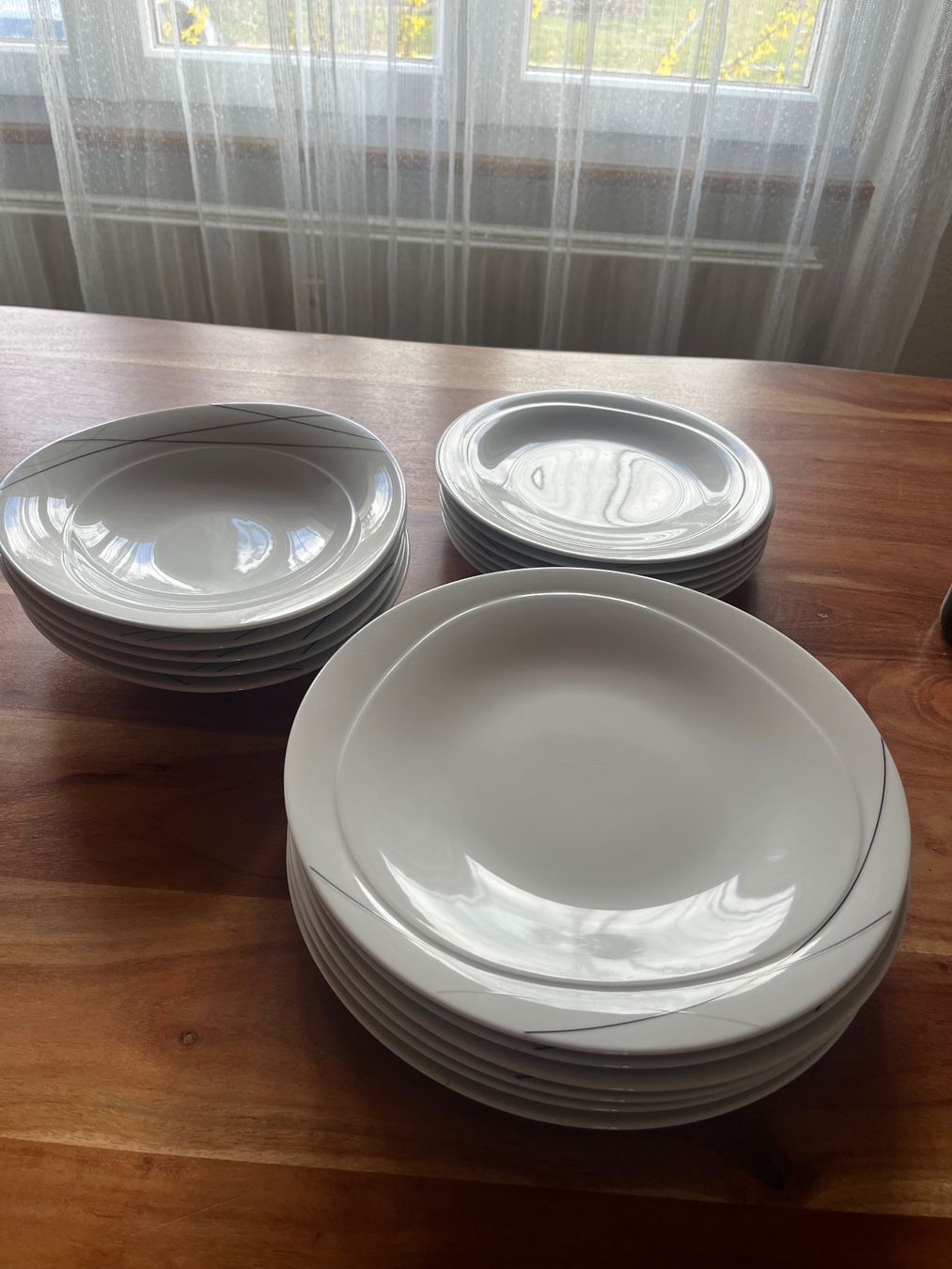 Seltmann Assiettes: Teller set – D'occasion à Wiler b.Utzenstorf par Homer.J.Simpson
