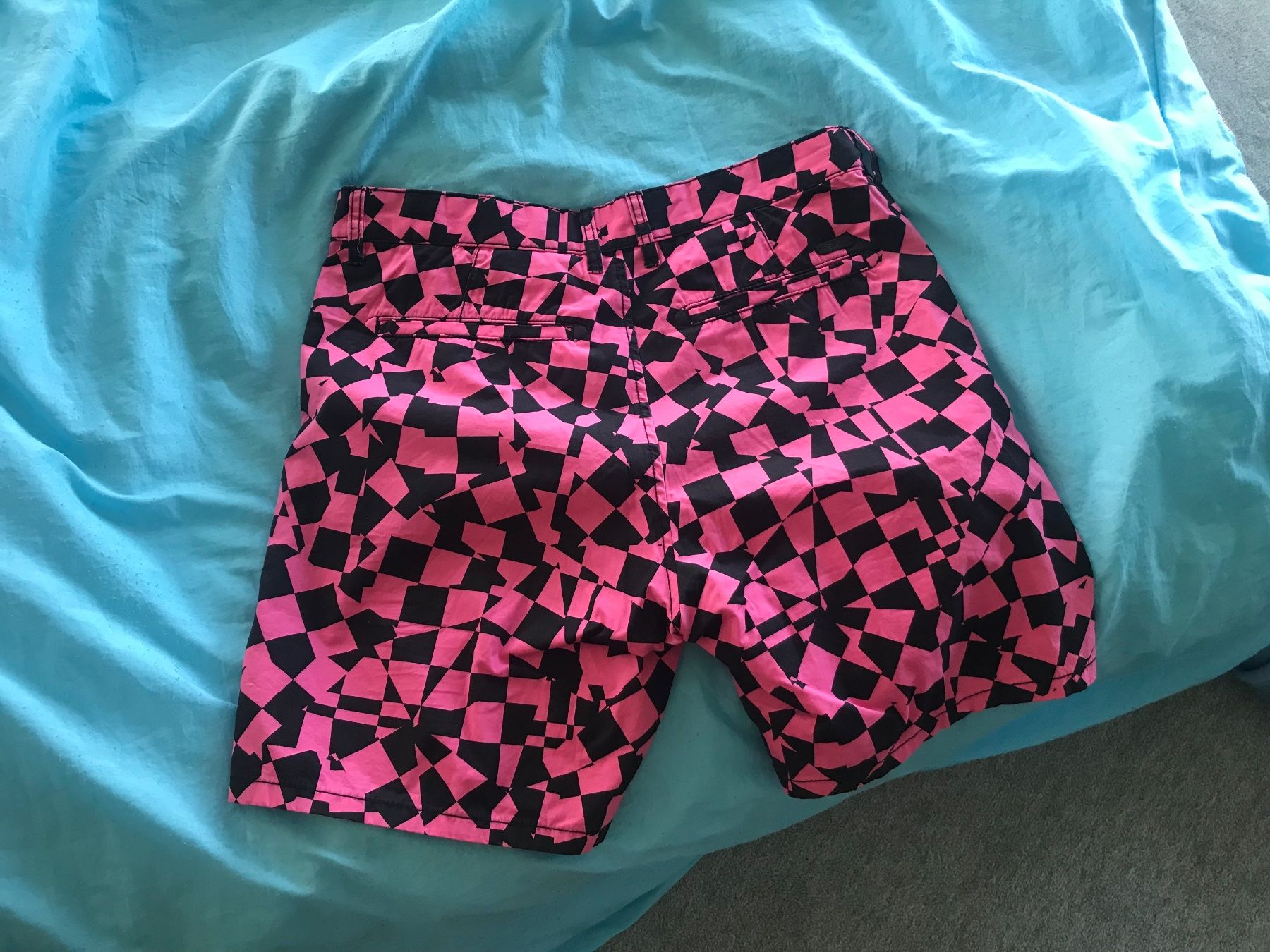 Hosen: Pink/Schwarz Edc Shorts, Grösse 31, neu – Neu (gemäss Beschreibung) aus Niederteufen von mix18 1