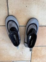 Badeschuhe Gr. 28, grau-schwarz