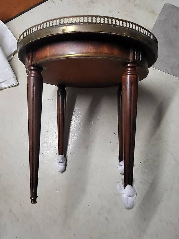 Tables: Beistelltisch antik  – D'occasion à Zürich par Pommes0 2