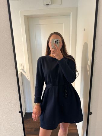 Dunkelblaues Kleid 38