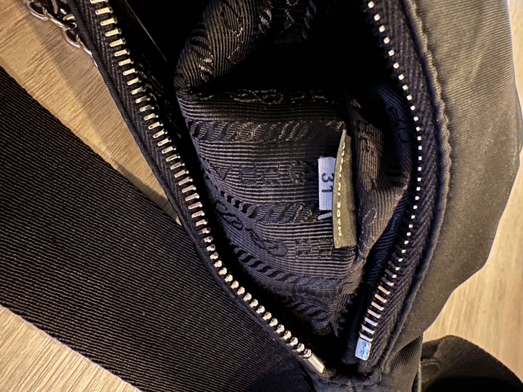Prada Borse da donna: Pochette Re-Nylon en toile Prada – Nuovo (secondo la descrizione) da Montpreveyres venduto da Donlaeti25 5