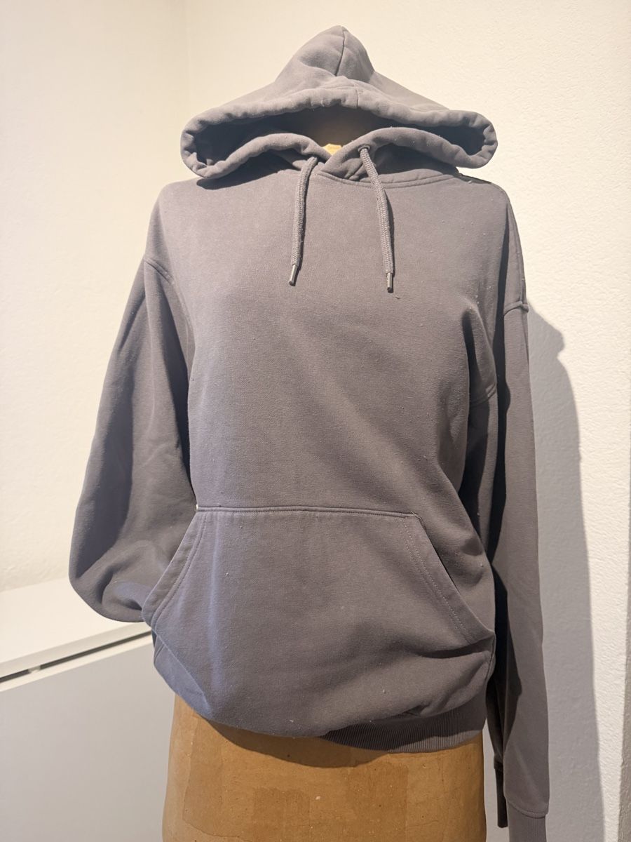 H&M Maglioni & Felpe: Sweat à capuche H&M gris, taille M – Usato da chamoson venduto da agr_y2m5 1
