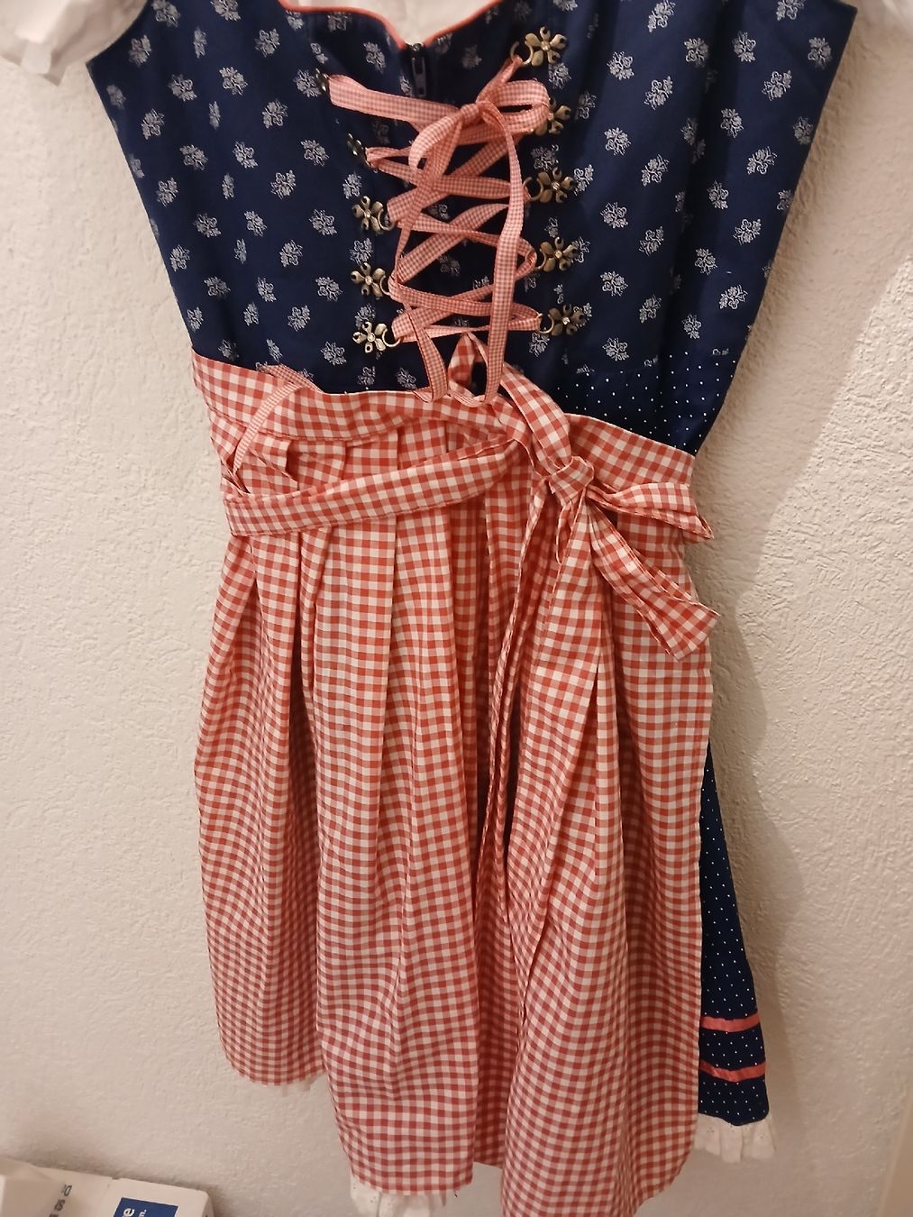 Robes: Süsses Dirndl – Neuf (Voir description) à Turgi par alenki 2
