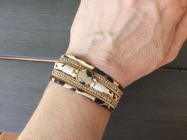 Bracelet 5x rangs beige avec strass, NEUF (Fr. 29.90)