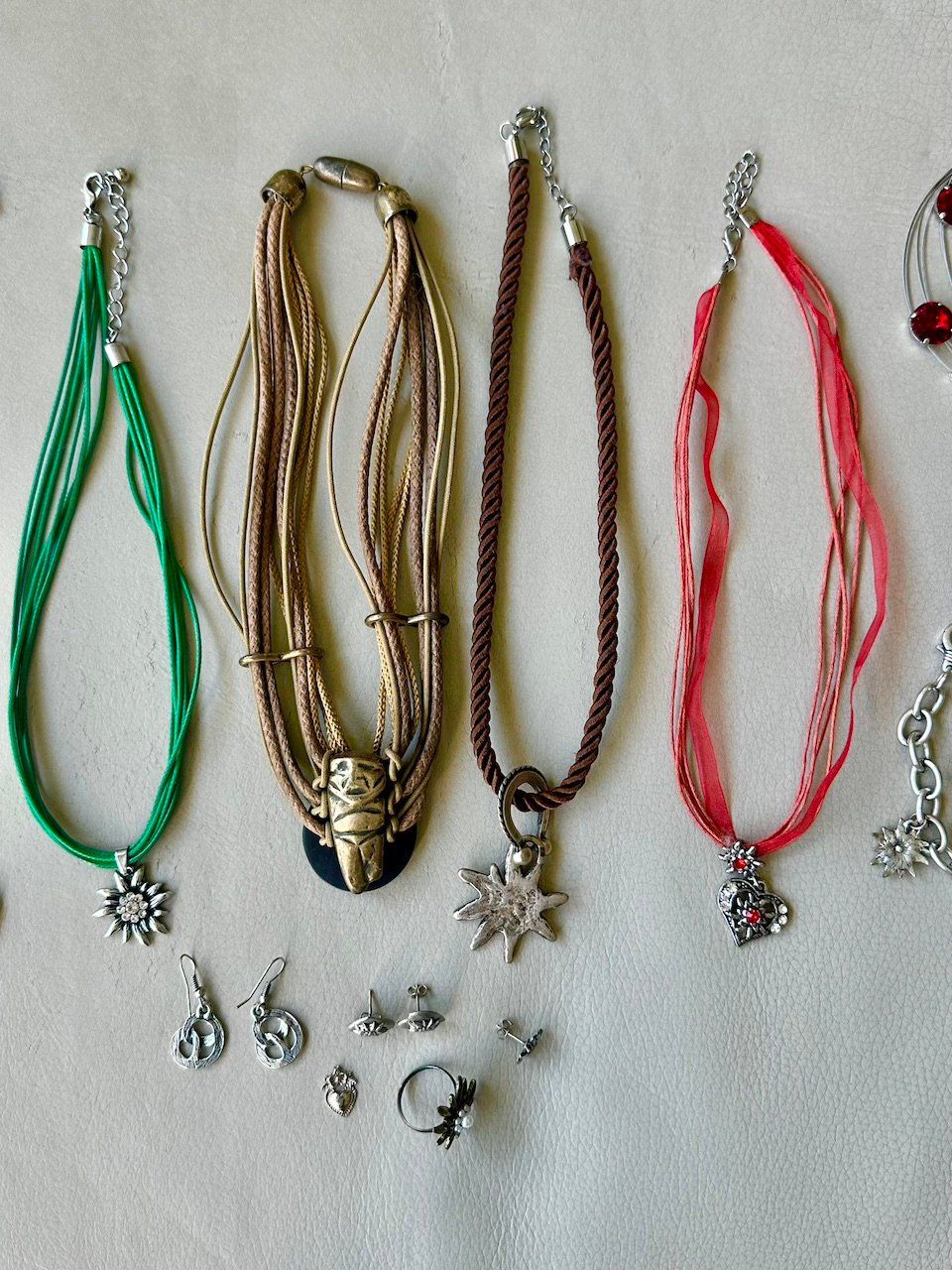 Altri gioielli: Dirnd - Schmuck - Dirndlschmuck - Trachtenschmuck  15 Stück – Usato da Ried-Brig venduto da Challi 2