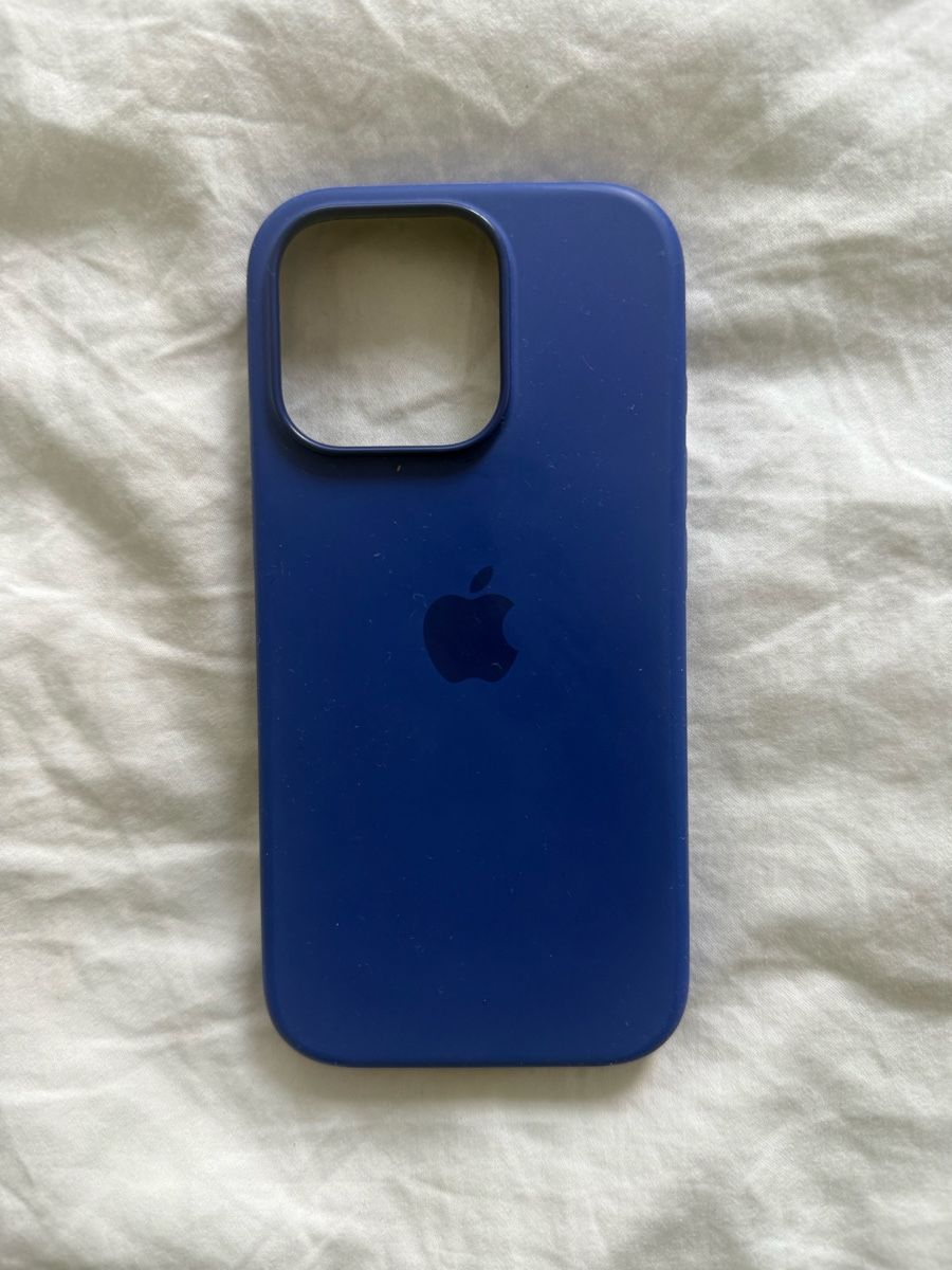 Apple Covers & Schutzfolien: Apple iPhone 16Pro Hülle Blau – Gebraucht aus Basel von zuchetti 1