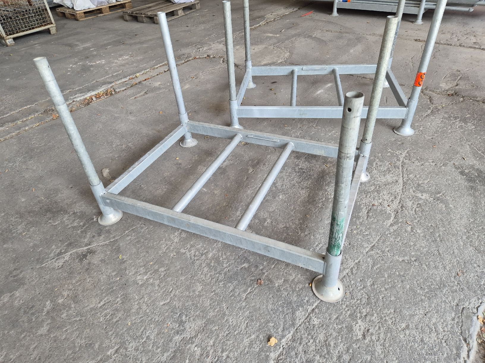 Echafaudages: Transportgestelle 2stk  – D'occasion à Hedingen par oze_6gpj 1