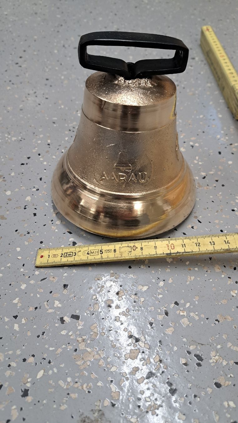 Campanacci mucche: Glocke Aarau aus Messing – Usato da Buttisholz venduto da REX001 3