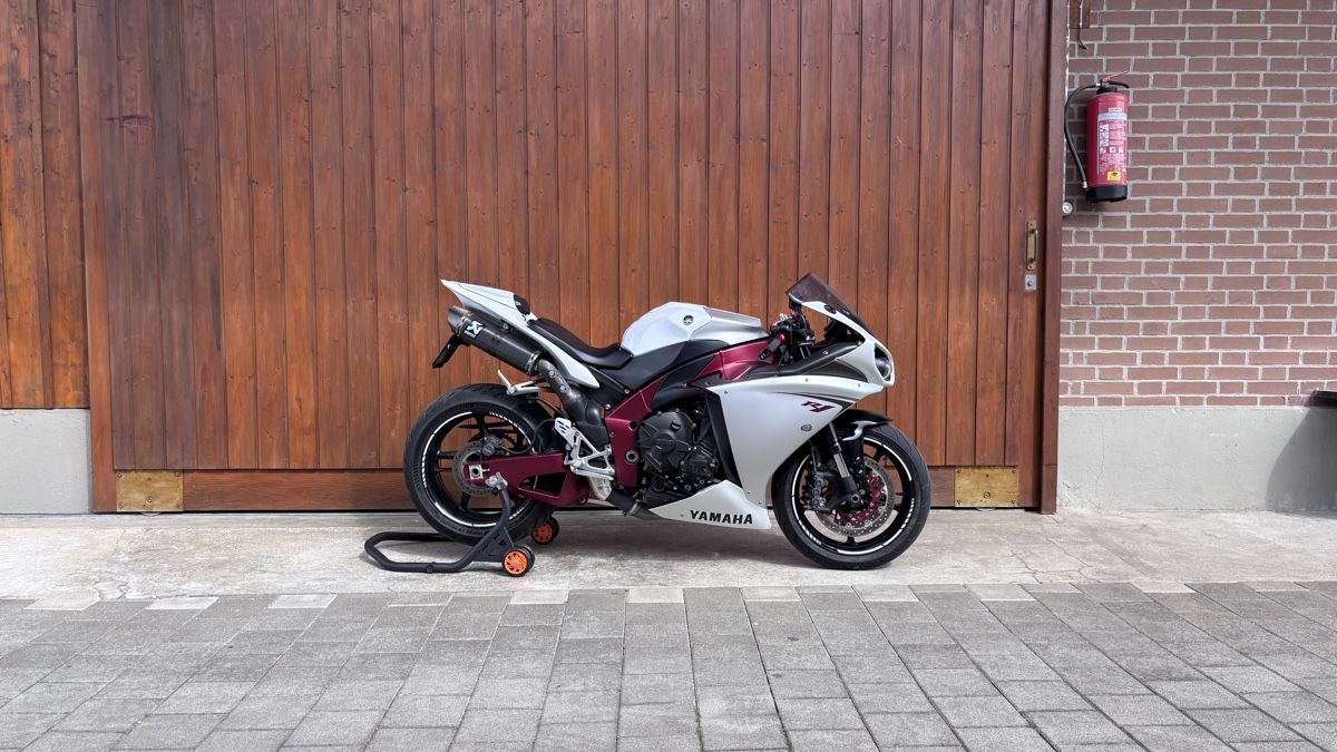 Yamaha Strada: Yamaha R1 Ab mfk & Service  – Usato da Rossrüti venduto da PRAG90 2