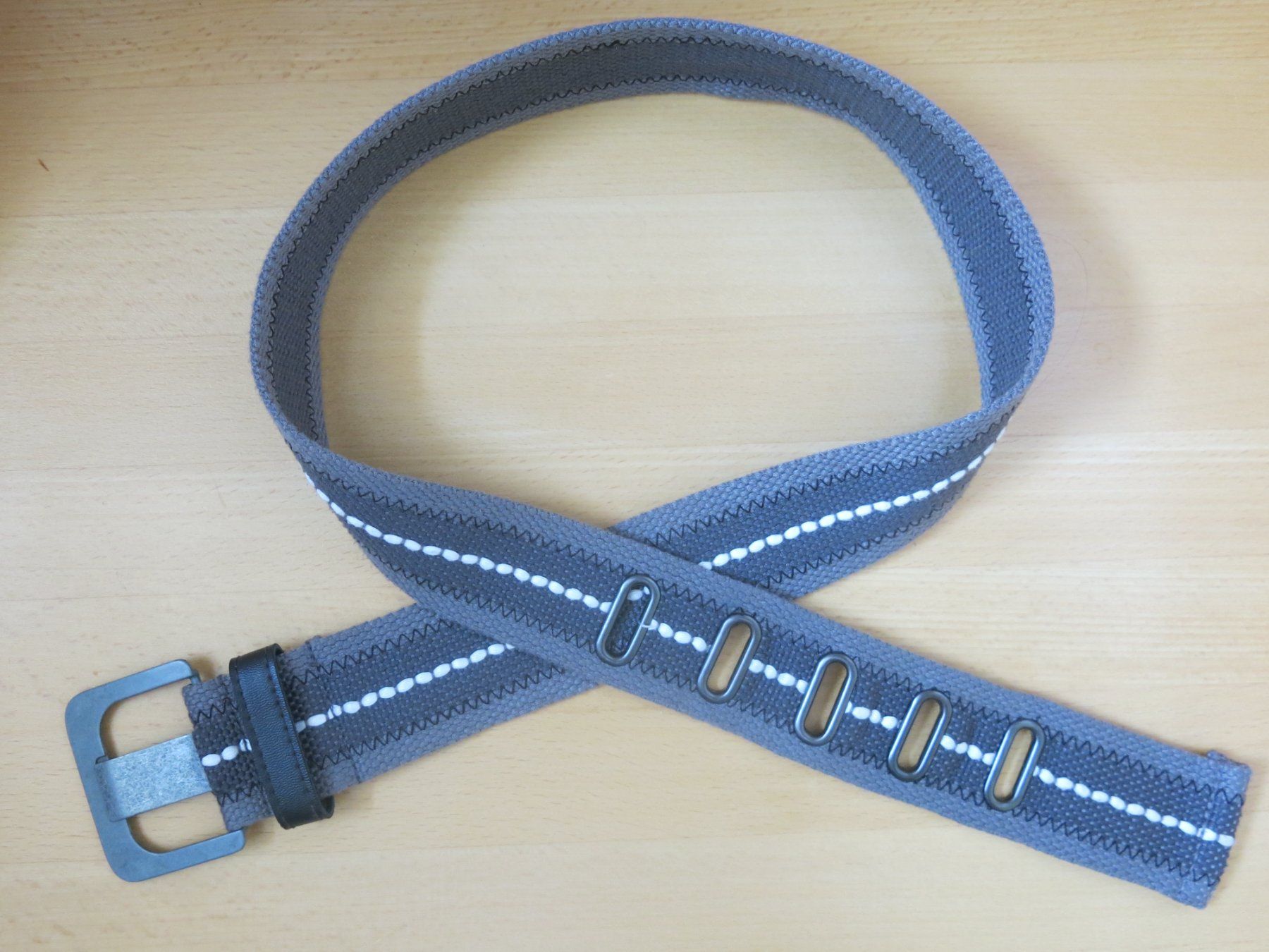 Gürtel: Gürtel Stoff grau Grösse 40/42 – Neu (gemäss Beschreibung) aus Sissach von kaupa