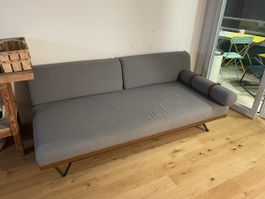 Sofacompany Tagesbett grau mit Armlehne gebrauchter Zustand