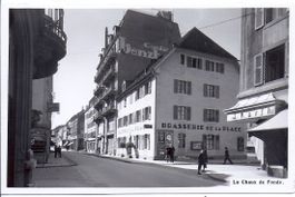 CHAUX - de - FONDS, rue neuve et ses commerces