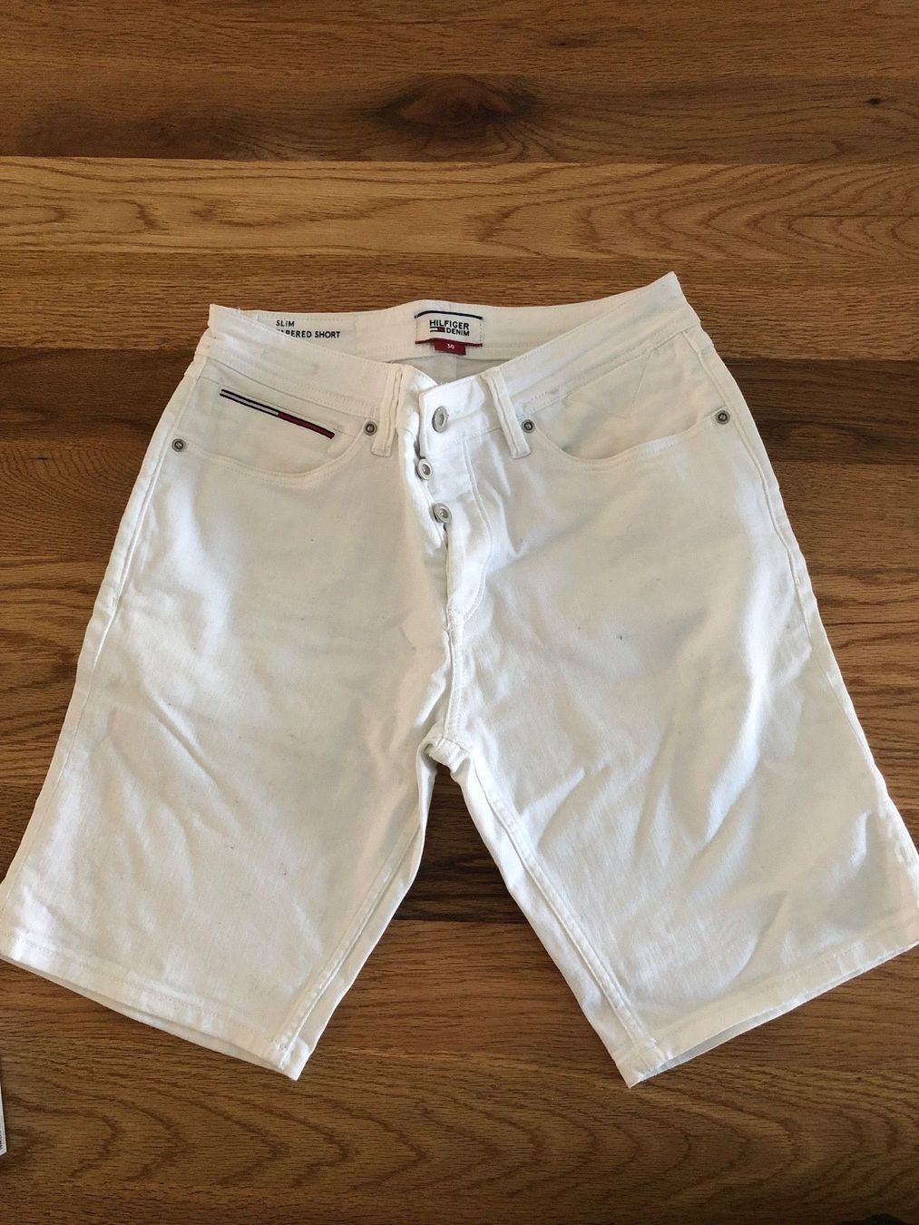 Pantaloni: Tommy Hilfiger kurze Hosen – Nuovo (secondo la descrizione) da Safenwil venduto da Johnwick1986