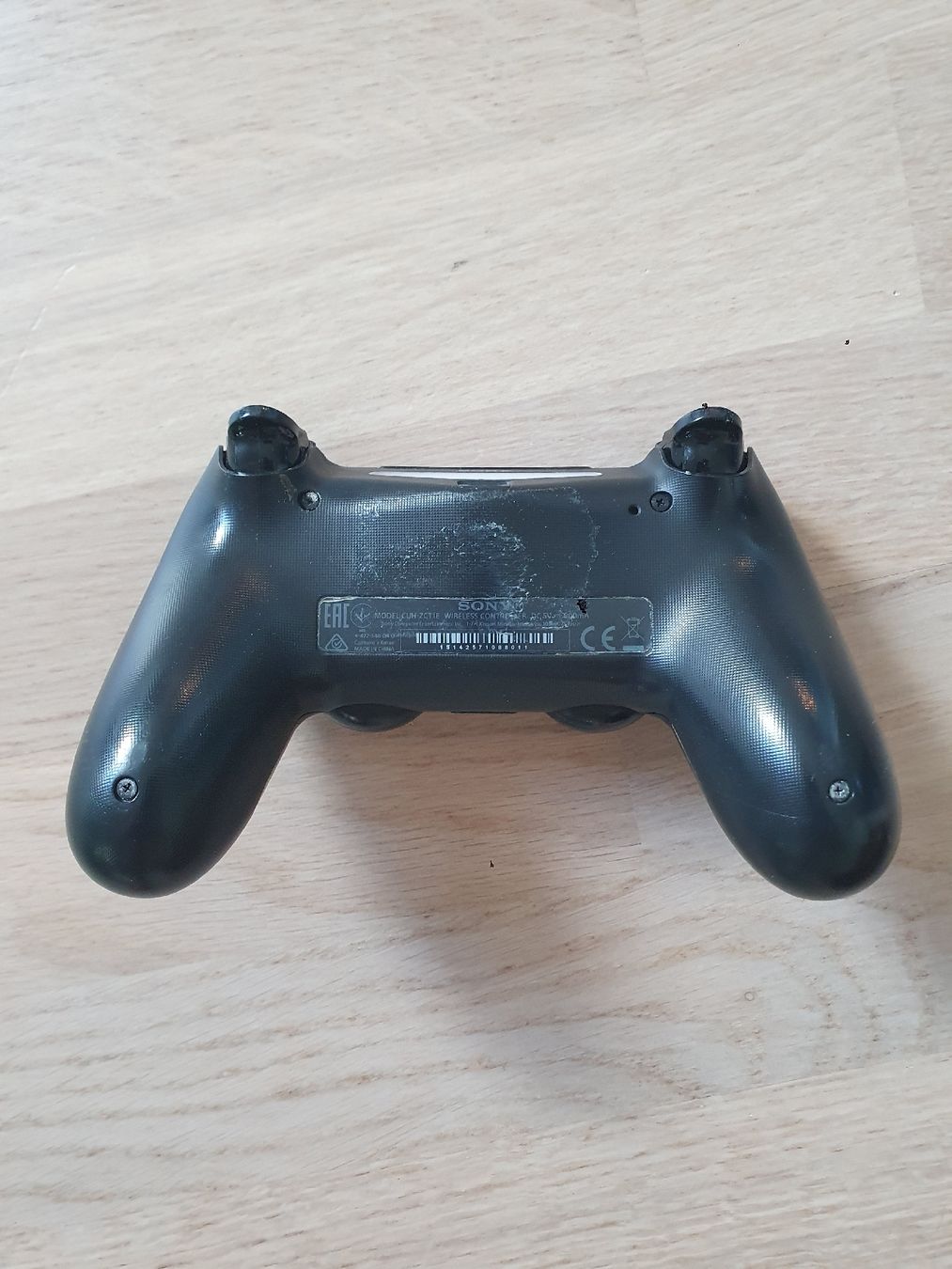 Sony Console: Playstation 4 mit Controller – Usato da Fehraltorf venduto da Faessler8 1
