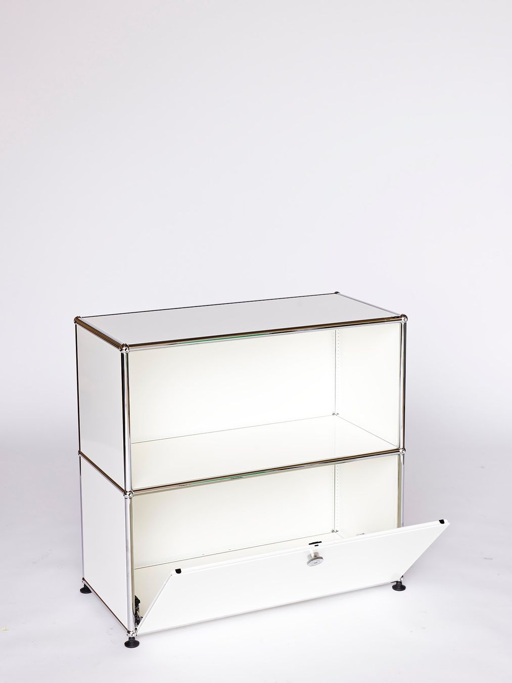 USM Scaffali: USM Haller Sideboard, weiss, NEU – Usato da Lenzburg venduto da Buerokonz 1