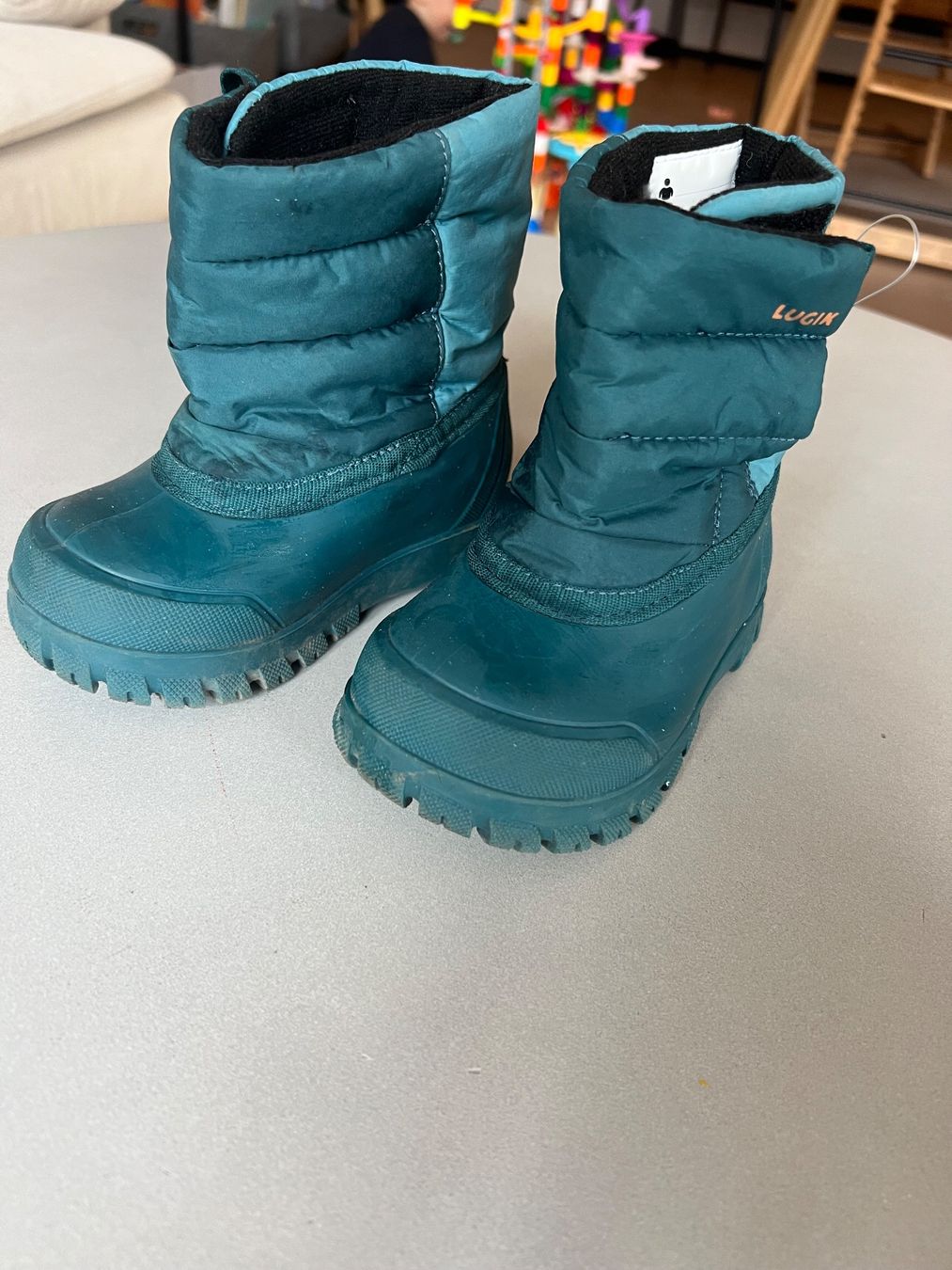 Decathlon Schuhe für Jungen: Decathlon Winterboots Gr. 24/25 – Gebraucht aus Oberrieden von npo_vr58